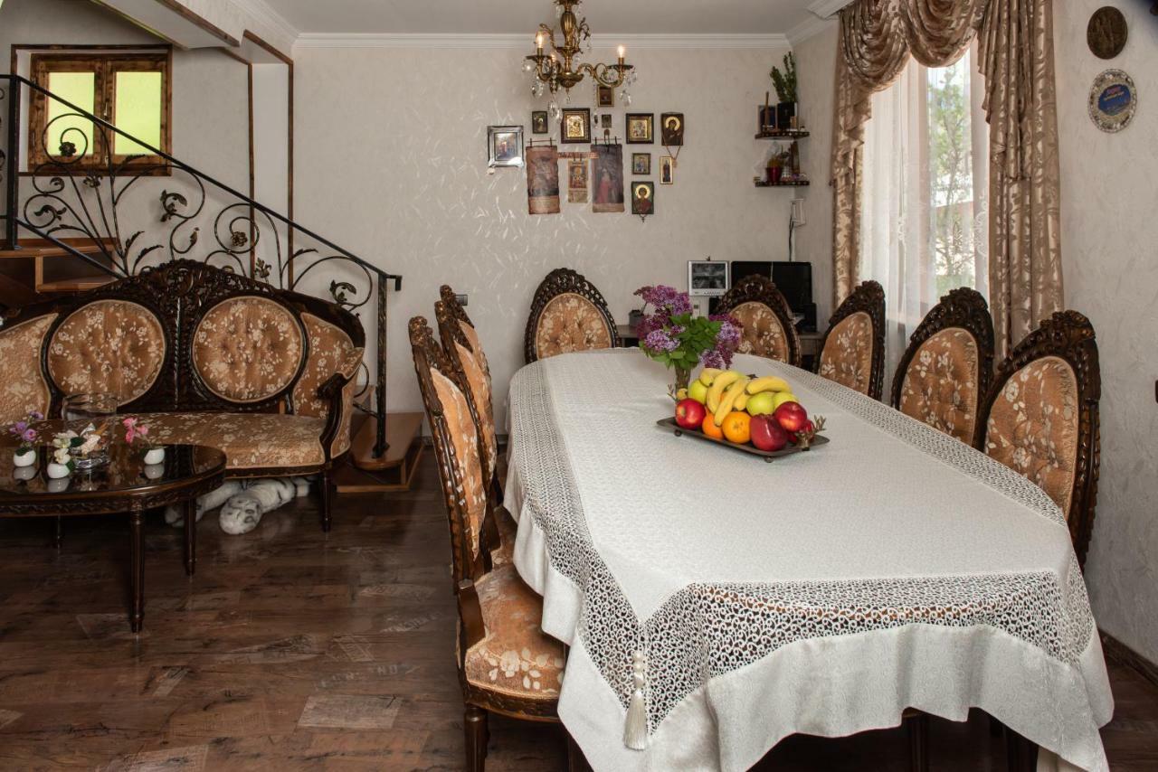 Guest House Vip ボルジョミ エクステリア 写真