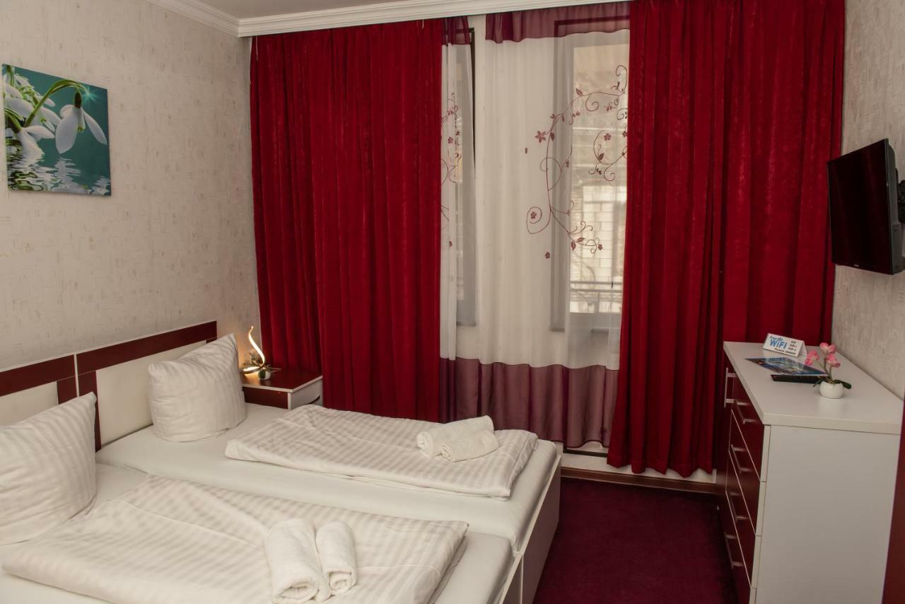 Guest House Vip ボルジョミ エクステリア 写真