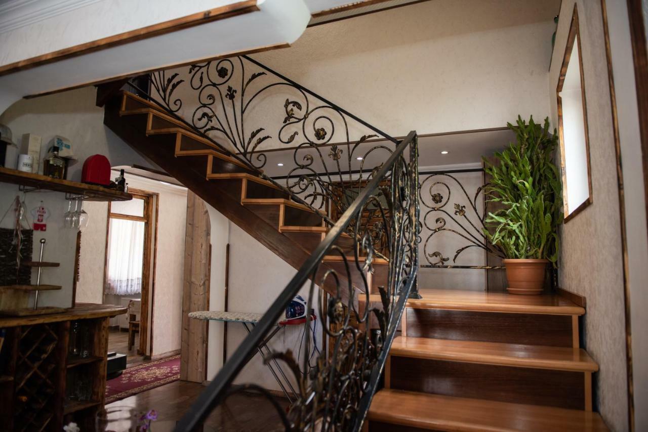 Guest House Vip ボルジョミ エクステリア 写真
